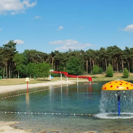Oeverwoning 4p Resort *