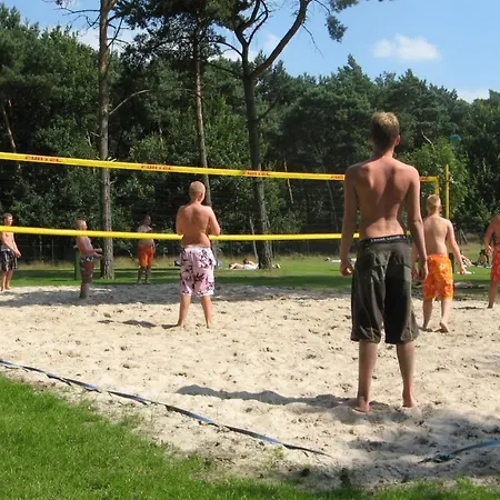 Oeverwoning 4p Ośrodek wypoczynkowy *